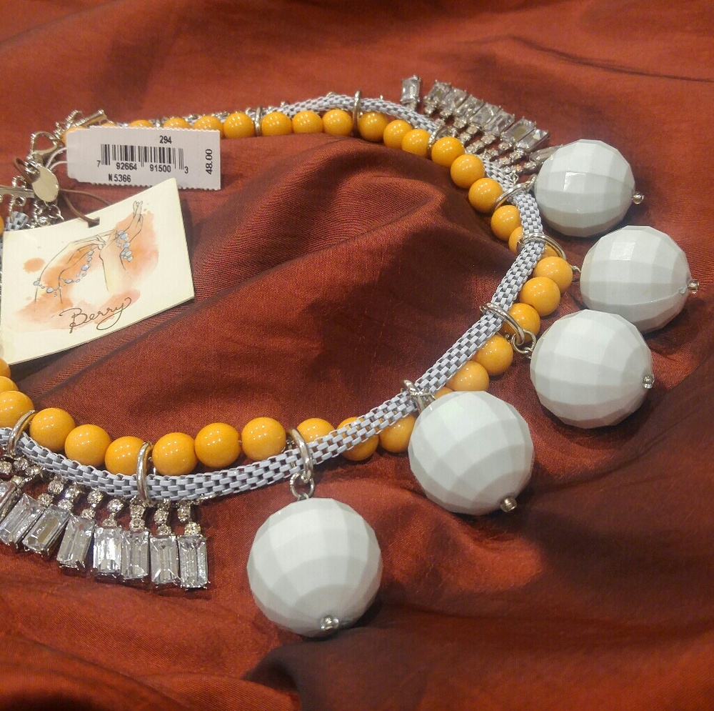 NEW Berry beed & bling 💎 Statement Necklace